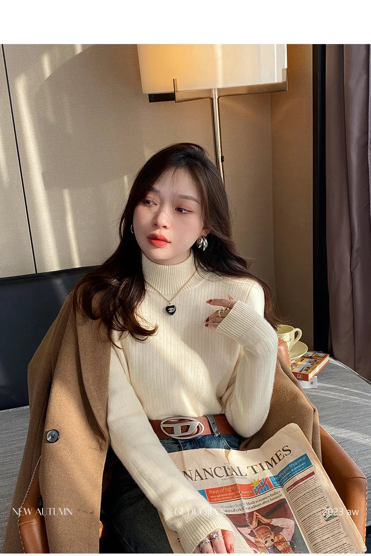 Winter Women’s Turtleneck Sweater, Retro Red Velvet-Lined, Thick Knit Thermal Bottoming Shirt