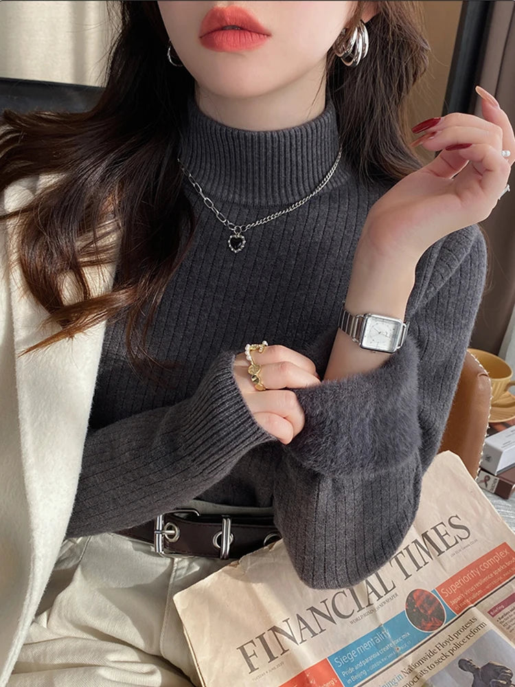 Winter Women’s Turtleneck Sweater, Retro Red Velvet-Lined, Thick Knit Thermal Bottoming Shirt